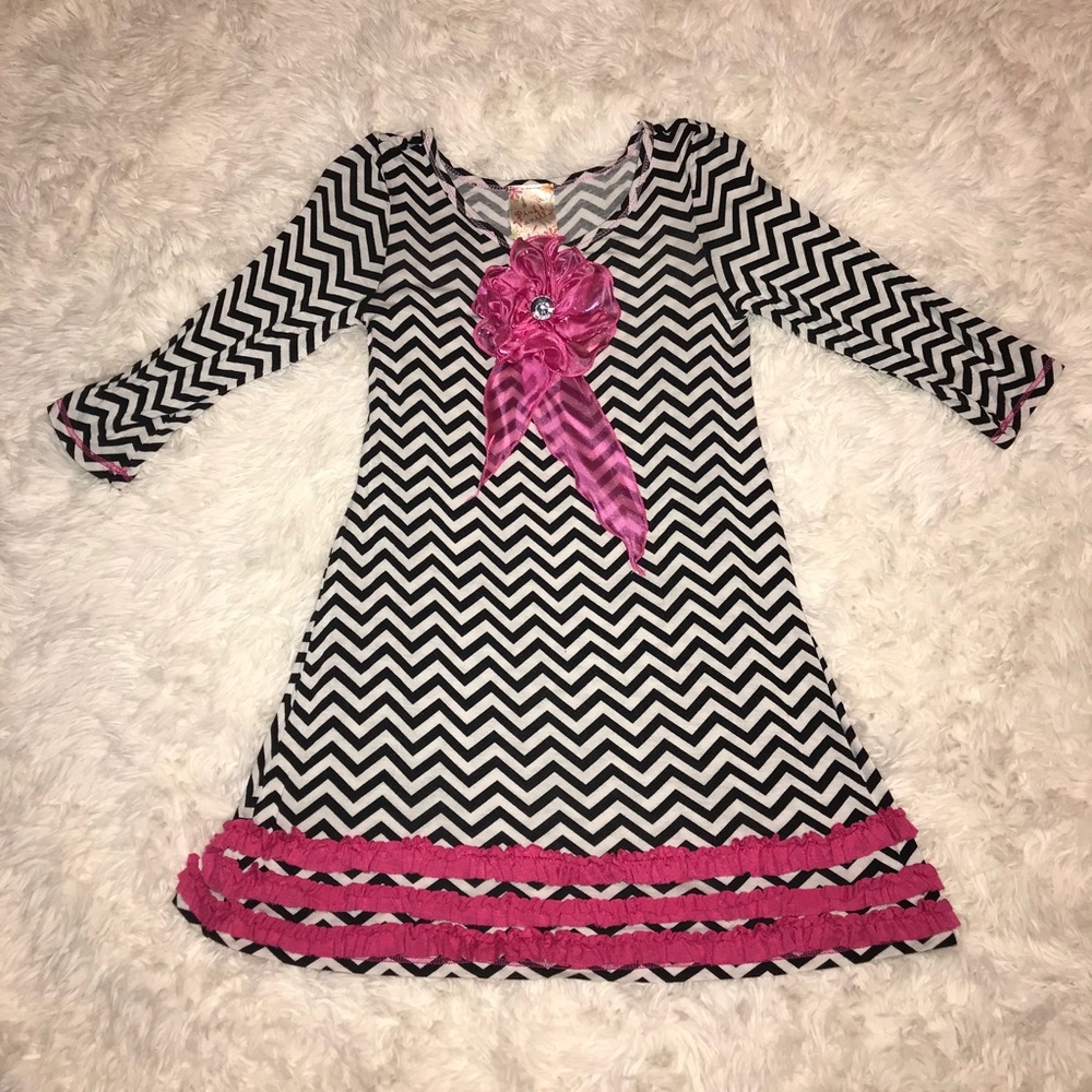 PINK VANILLA | Chevron Dress